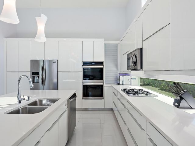 Дом в аренду по адресу 8988 Lakes Boulevard - фото 6848406