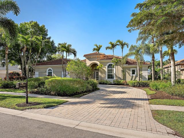 Дом в аренду по адресу 8988 Lakes Boulevard - фото 6848414