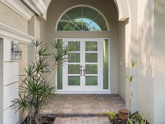 Дом в аренду по адресу 8988 Lakes Boulevard - фото 6848416