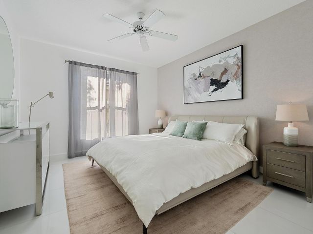 Дом в аренду по адресу 8988 Lakes Boulevard - фото 6848422