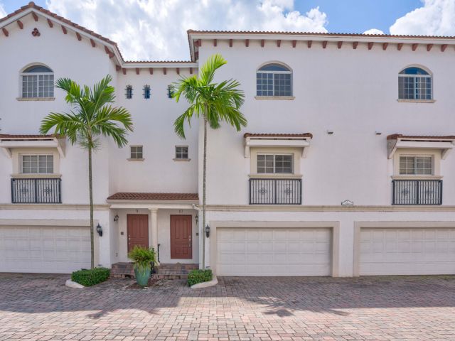 Дом в аренду по адресу 1950 Presidential Way 10 - фото 6848429