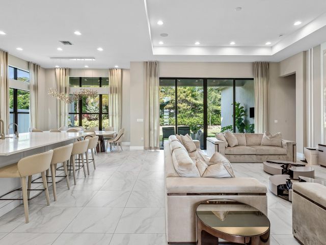 Продажа дома по адресу 8533 Ganton Drive - фото 6857465