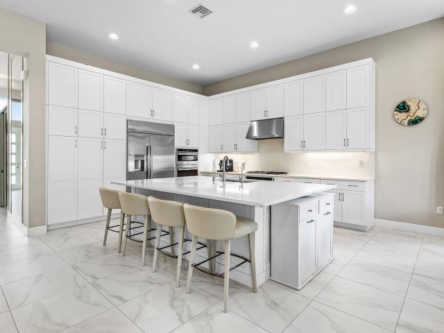 Продажа дома по адресу 8533 Ganton Drive - фото 6857467