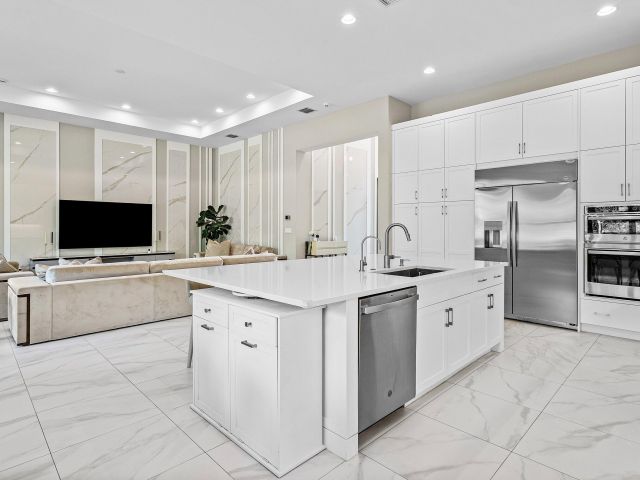 Продажа дома по адресу 8533 Ganton Drive - фото 6857468