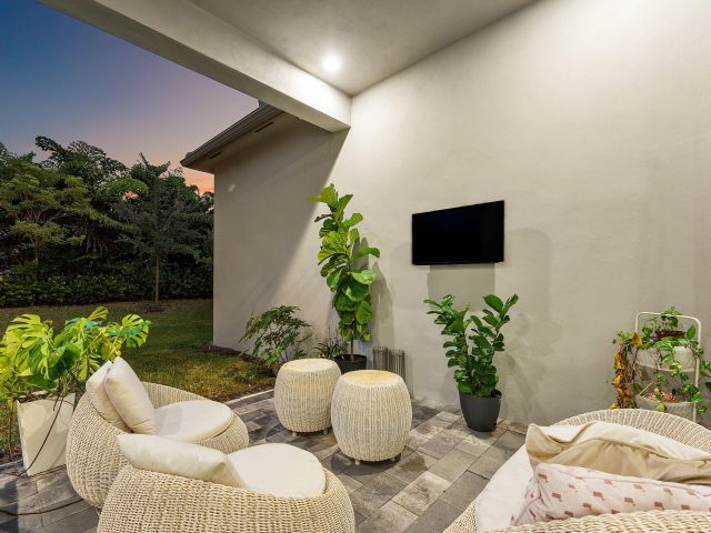 Продажа дома по адресу 8533 Ganton Drive - фото 6857479