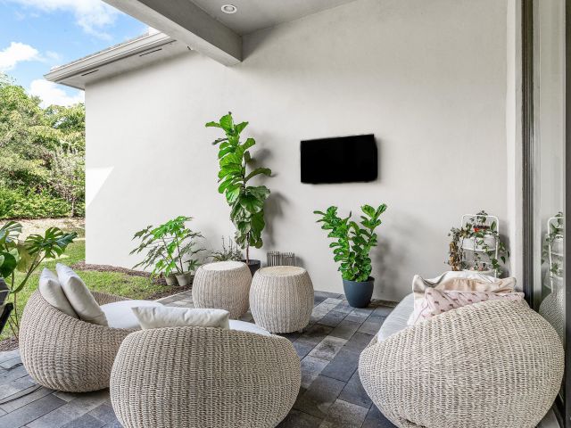 Продажа дома по адресу 8533 Ganton Drive - фото 6857480