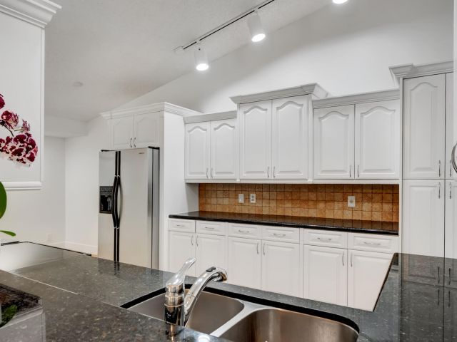 Дом в аренду по адресу 20977 Country Creek Drive - фото 6848643