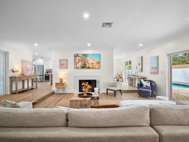 Дом в аренду по адресу 2421 SW 29th Way - фото 6867531