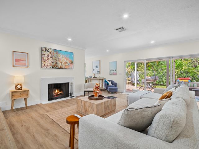 Дом в аренду по адресу 2421 SW 29th Way - фото 6867536