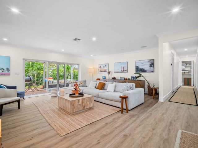 Дом в аренду по адресу 2421 SW 29th Way - фото 6867537