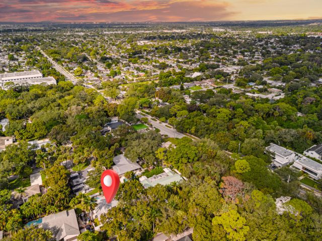 Дом в аренду по адресу 2421 SW 29th Way - фото 6867542