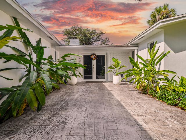 Дом в аренду по адресу 2421 SW 29th Way - фото 6867544