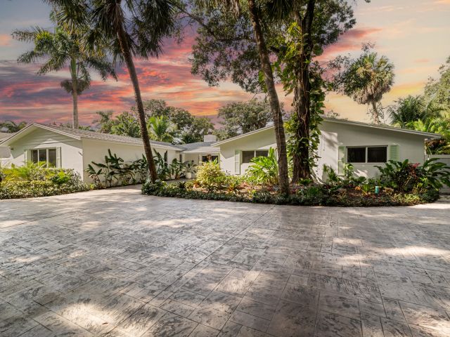 Дом в аренду по адресу 2421 SW 29th Way - фото 6867546