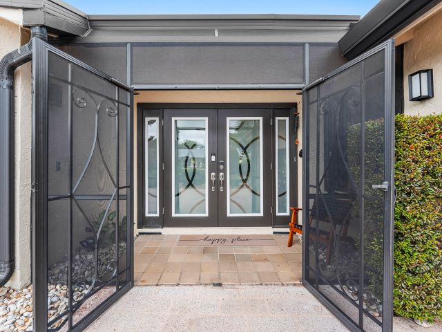 Продажа дома по адресу 1370 NW 28th Avenue - фото 6879553