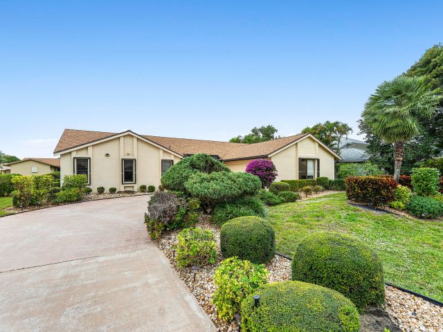 Продажа дома по адресу 1370 NW 28th Avenue - фото 6879555