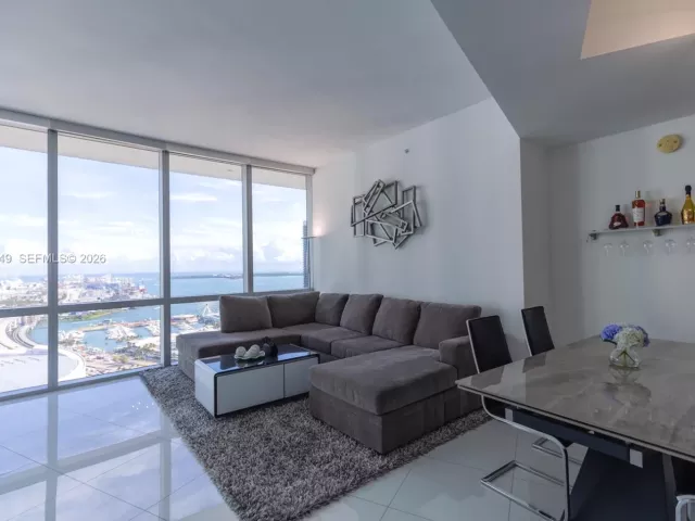 Продажа квартиры #3309 - фото 6845901