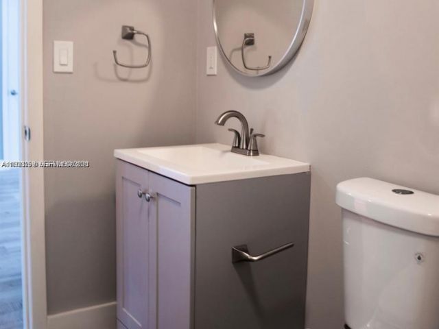 Продажа дома по адресу 1881 NW 5th Ter - фото 7491019