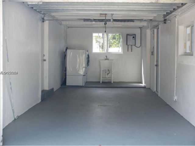 Продажа дома по адресу 1881 NW 5th Ter - фото 7491023