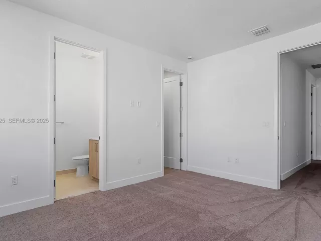 Дом в аренду по адресу 9362 Tulip Leaf Ct 9362 - фото 7609814