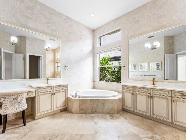 Продажа дома по адресу 8168 Valhalla Drive - фото 6866128