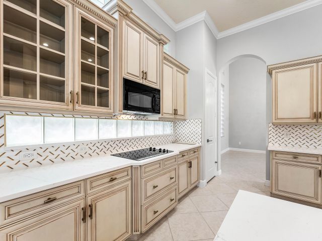 Продажа дома по адресу 8168 Valhalla Drive - фото 6866133