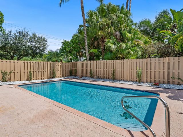 Продажа дома по адресу 6682 NW 25th Way - фото 6848671