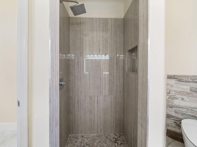 Продажа дома по адресу 6682 NW 25th Way - фото 6848675