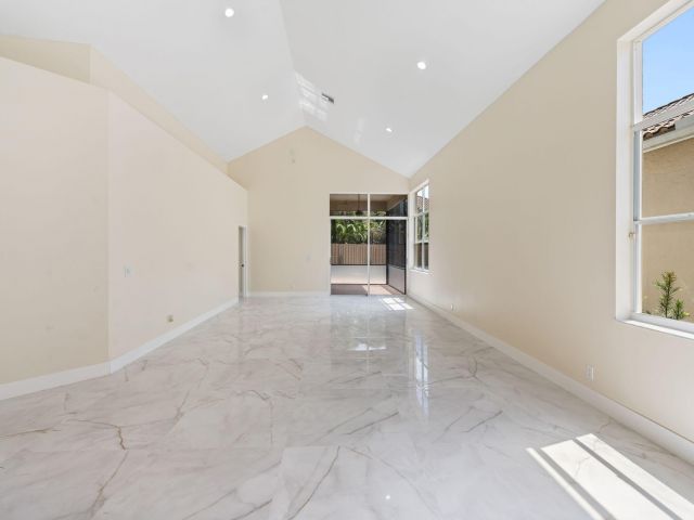 Продажа дома по адресу 6682 NW 25th Way - фото 6848689