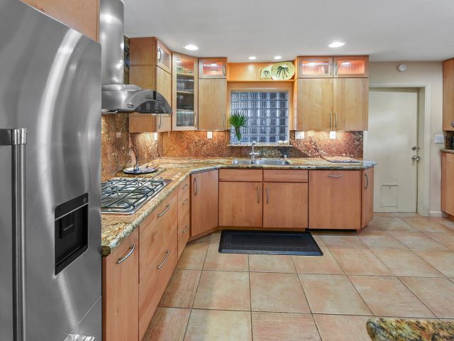 Продажа дома по адресу 708 NW 6th Drive - фото 6853958