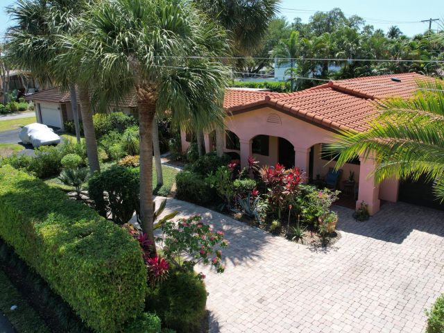 Продажа дома по адресу 708 NW 6th Drive - фото 6853967