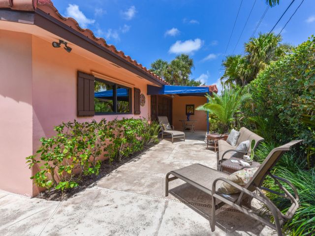 Продажа дома по адресу 708 NW 6th Drive - фото 6853973