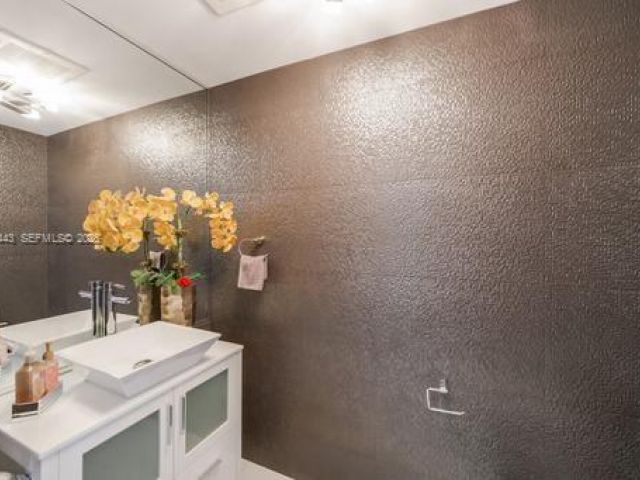 Продажа квартиры #5108 - фото 6849340