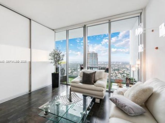 Продажа квартиры #5108 - фото 6849351