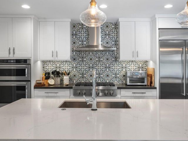 Продажа дома по адресу 1701 Cocoanut Road - фото 6850197