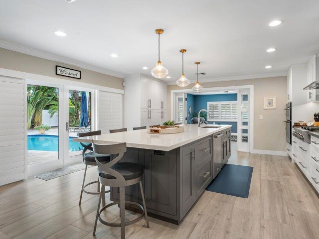 Продажа дома по адресу 1701 Cocoanut Road - фото 6850198