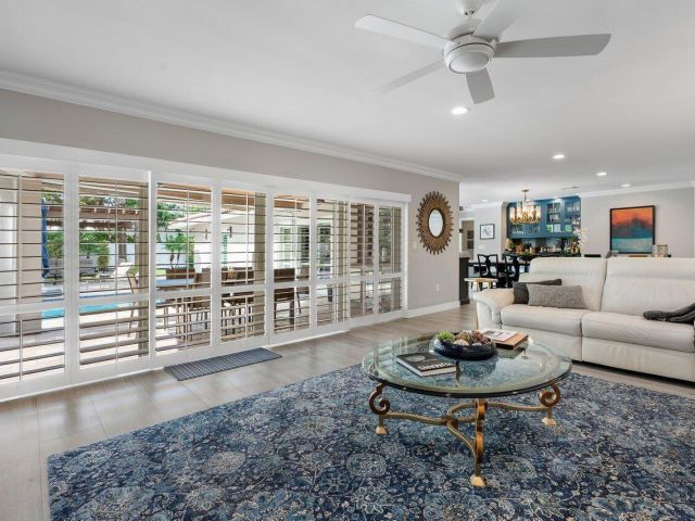 Продажа дома по адресу 1701 Cocoanut Road - фото 6850204