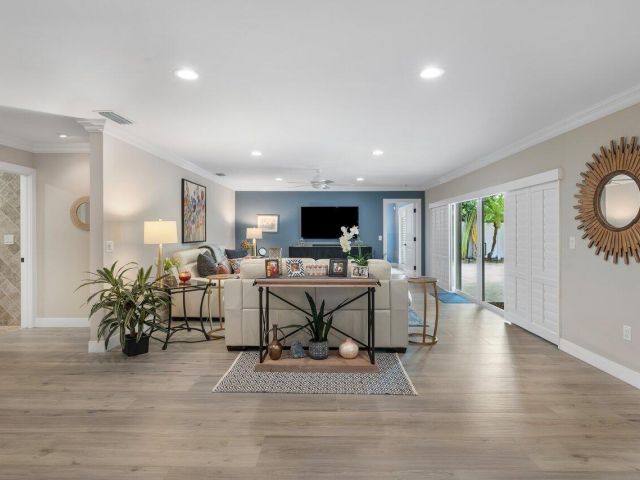 Продажа дома по адресу 1701 Cocoanut Road - фото 6850207