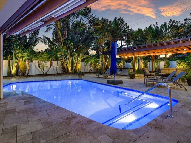 Продажа дома по адресу 1701 Cocoanut Road - фото 6850210