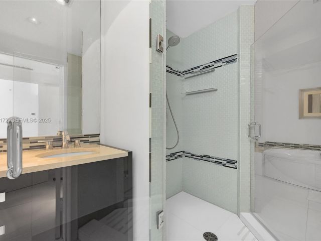 Продажа квартиры #1002 - фото 6850599