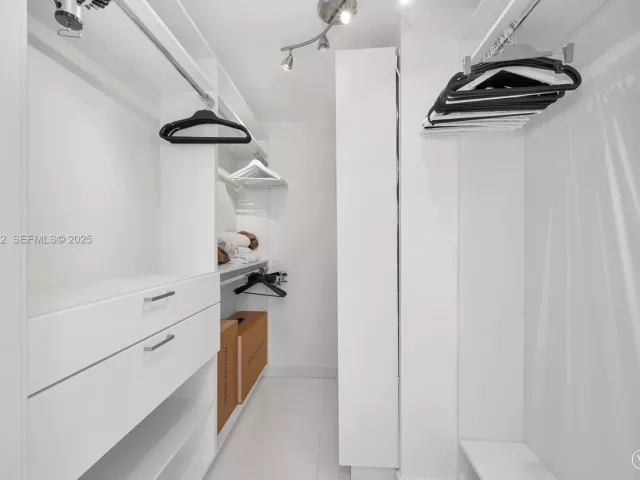 Продажа квартиры #1002 - фото 6850602