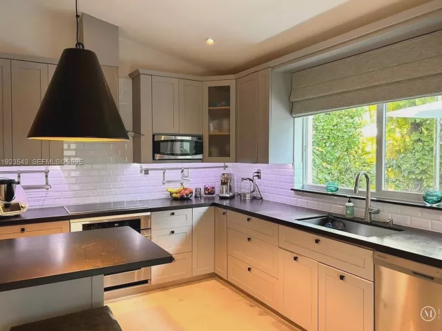 Дом в аренду по адресу 375 Harbor Ct . - фото 6848481