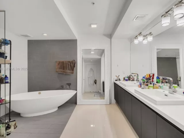 Продажа квартиры #4-1203 - фото 6849486