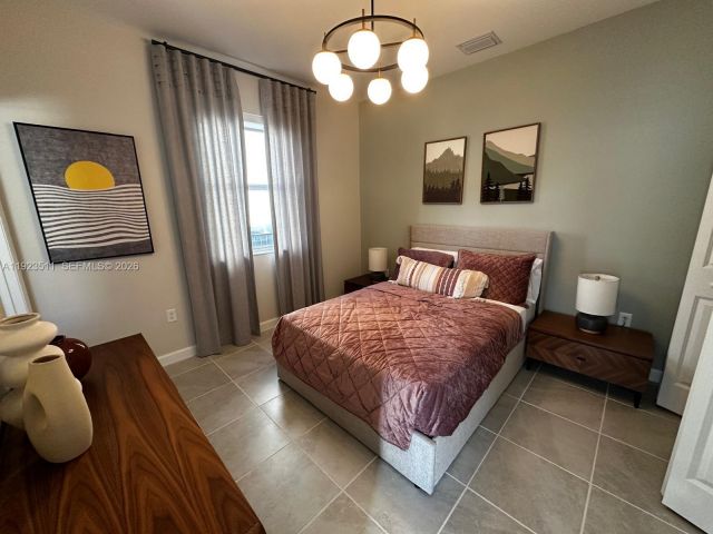 Дом в аренду по адресу 2288 SE 30th St 1 - фото 7443963