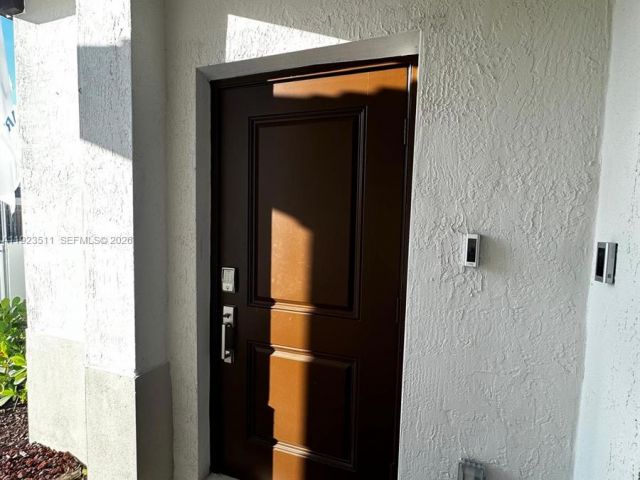 Дом в аренду по адресу 2288 SE 30th St 1 - фото 7443971