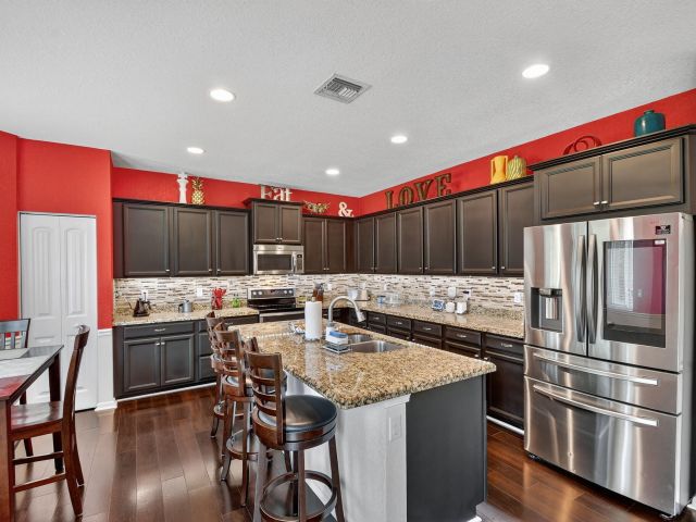 Продажа дома по адресу 830 Palm Tree Lane - фото 6849908