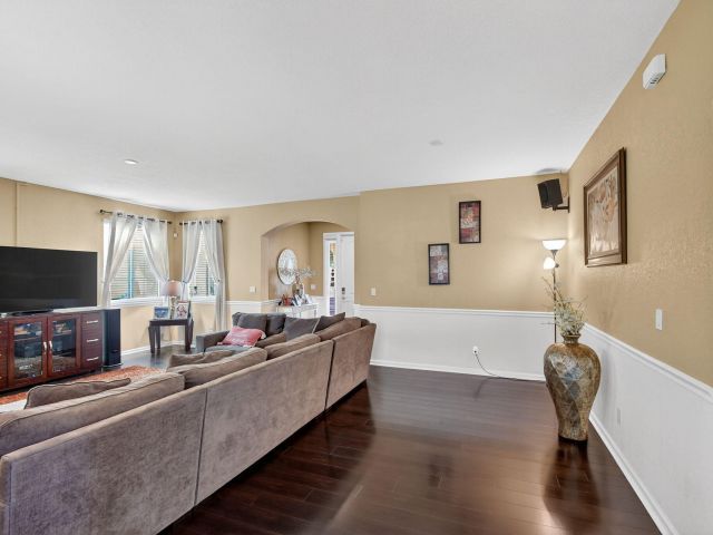 Продажа дома по адресу 830 Palm Tree Lane - фото 6849915