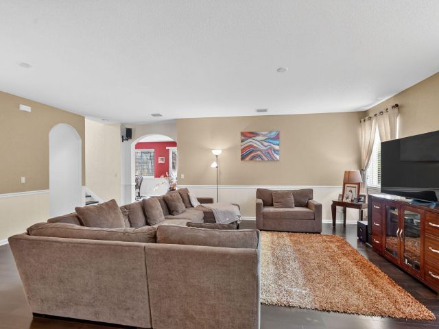 Продажа дома по адресу 830 Palm Tree Lane - фото 6849919