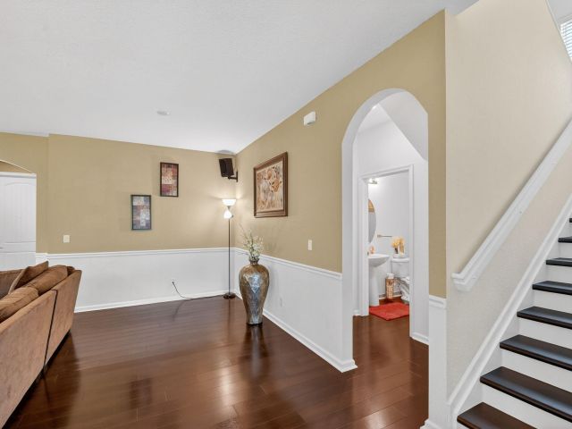 Продажа дома по адресу 830 Palm Tree Lane - фото 6849924