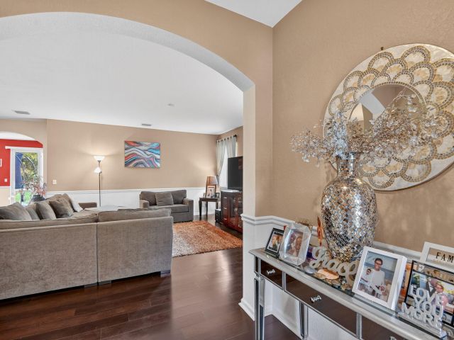 Продажа дома по адресу 830 Palm Tree Lane - фото 6849925