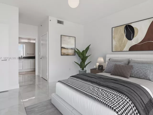 Продажа квартиры #2408 - фото 6869338